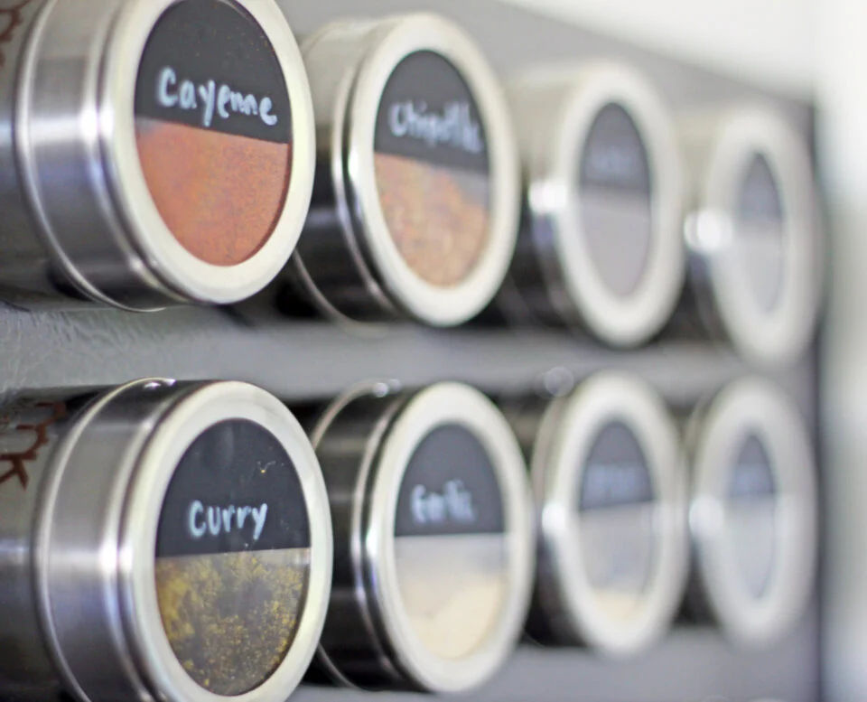 Spice jars with round chalkboard labels